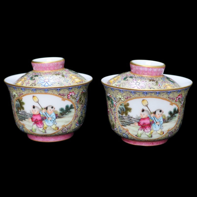 Imperial Qianlong Guyuexuan Enamelled Covered Bowl with Boys at Play Motif|清乾隆御製古月軒童子紋蓋碗・珍藏