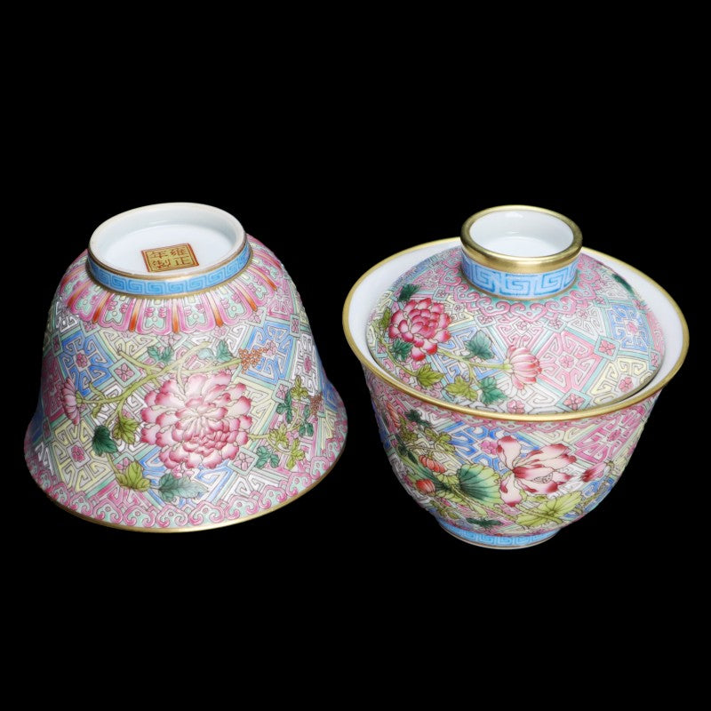 Imperial Yongzheng Famille-Rose Covered Bowl with Floral Design|清雍正御製珐琅彩花卉紋蓋碗・珍藏