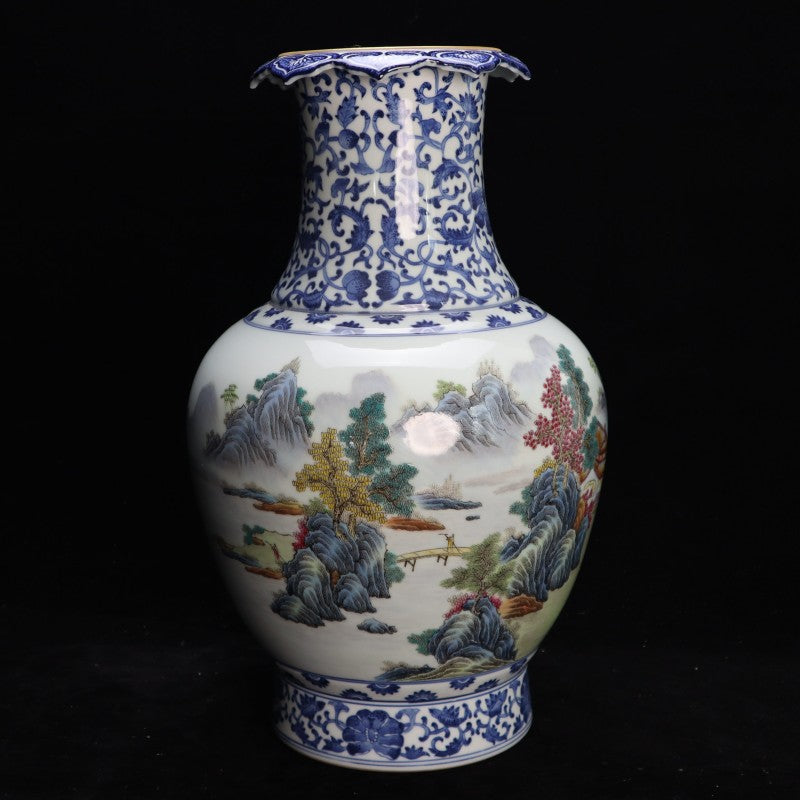 Imperial Qianlong Blue and White Vase for Display with Landscape Design|大清乾隆年製青花山水圖紋賞瓶・珍藏