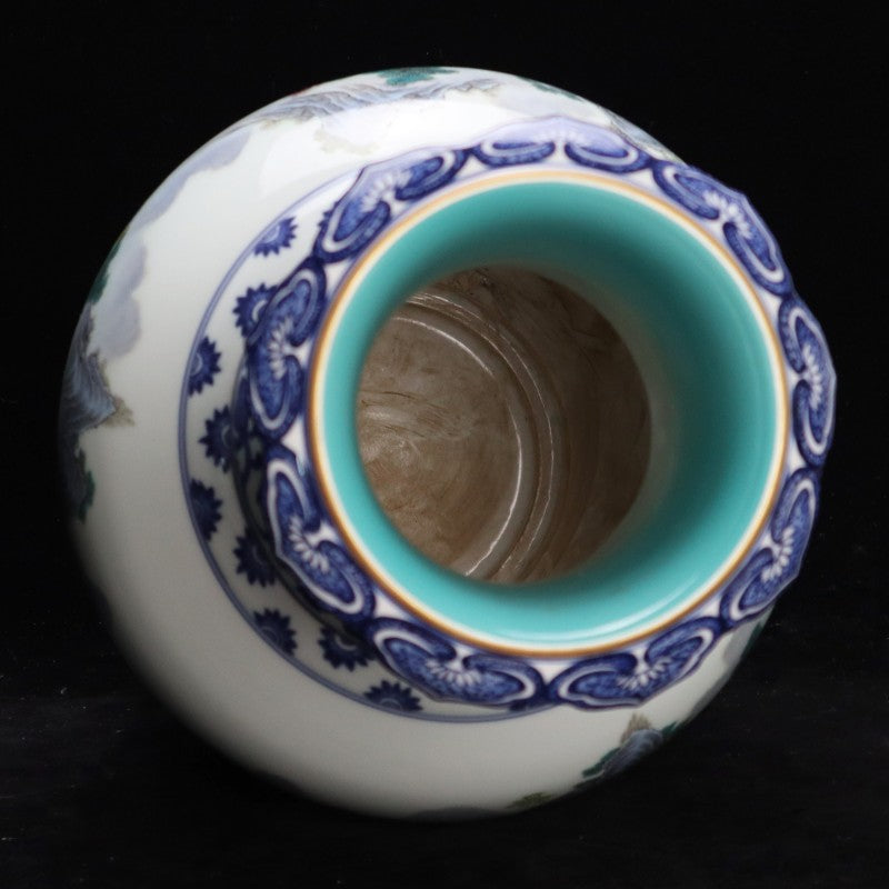 Imperial Qianlong Blue and White Vase for Display with Landscape Design|大清乾隆年製青花山水圖紋賞瓶・珍藏