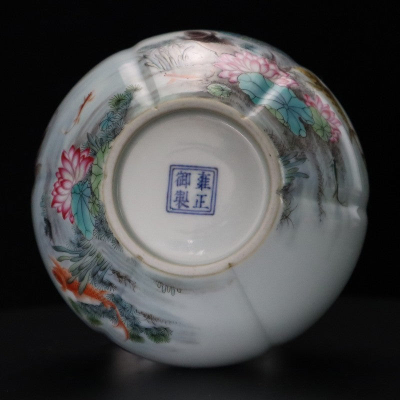 Imitation of Qing Yongzheng Wucai Apple-Shaped Vase with Fish and Aquatic Plants Motif | 仿清雍正五彩魚藻紋蘋果尊