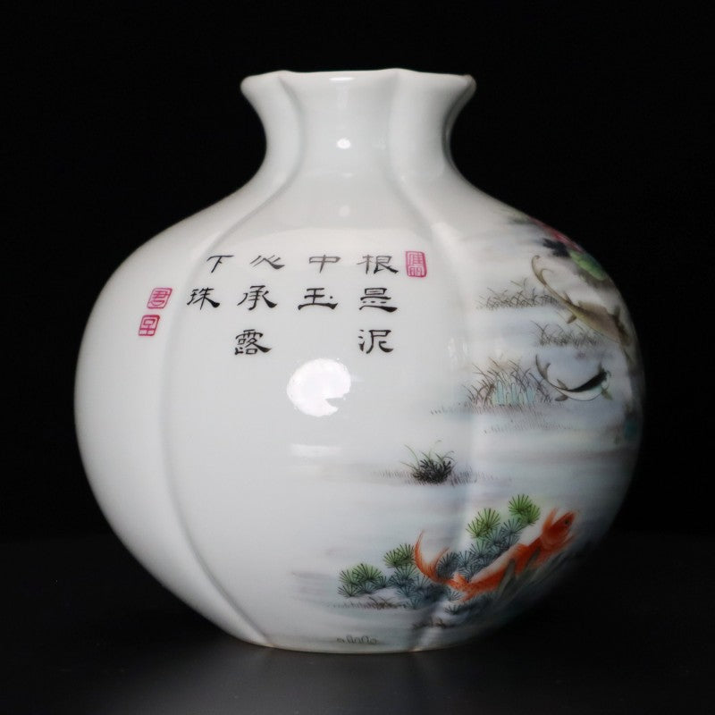 Imitation of Qing Yongzheng Wucai Apple-Shaped Vase with Fish and Aquatic Plants Motif | 仿清雍正五彩魚藻紋蘋果尊