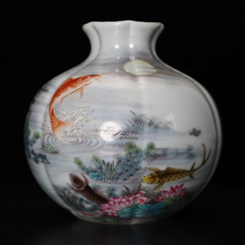 Imitation of Qing Yongzheng Wucai Apple-Shaped Vase with Fish and Aquatic Plants Motif | 仿清雍正五彩魚藻紋蘋果尊