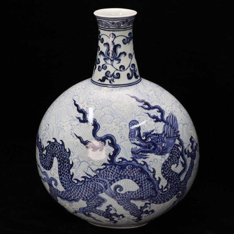 Ming Xuande Mark and Period Blue and White Globular Vase with Dragon Motif  | 明宣德年製青花龍紋天球瓶・珍藏