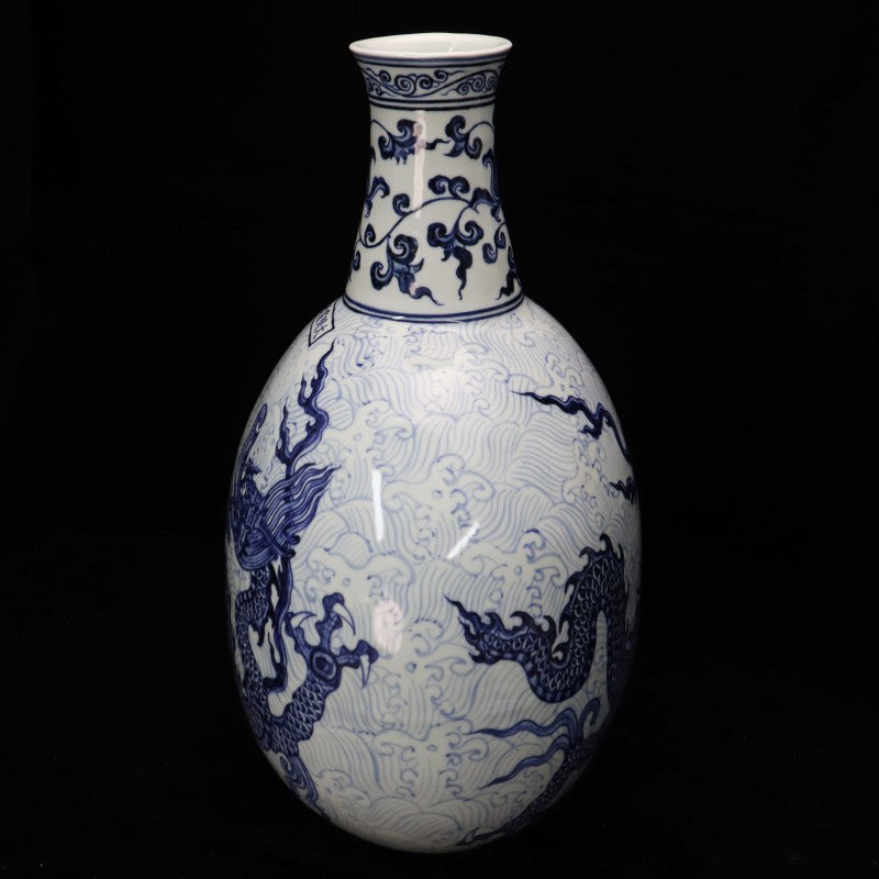 Ming Xuande Mark and Period Blue and White Globular Vase with Dragon Motif  | 明宣德年製青花龍紋天球瓶・珍藏