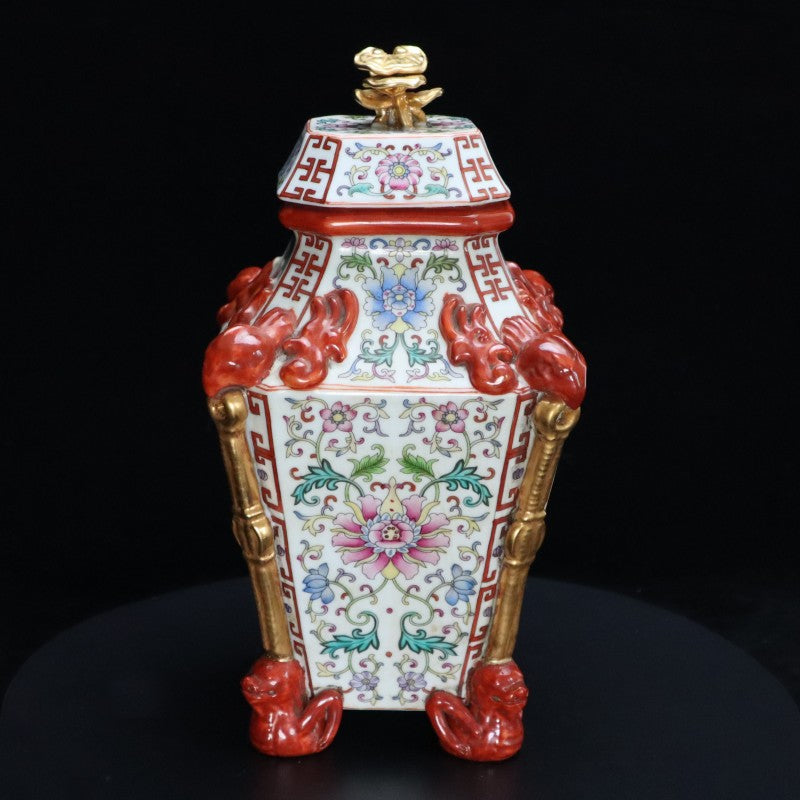 Qing Yongzheng Famille-Rose Gilt Covered Jar with Exotic Lotus Design | 清雍正粉彩鎏金番蓮紋蓋罐・珍藏