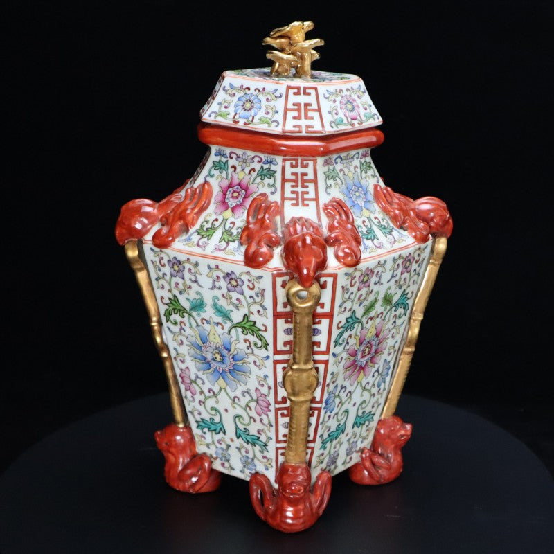 Qing Yongzheng Famille-Rose Gilt Covered Jar with Exotic Lotus Design | 清雍正粉彩鎏金番蓮紋蓋罐・珍藏