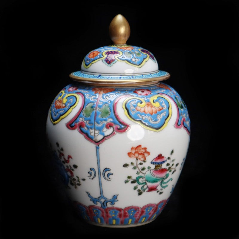 Qianlong Falangcai Gilt-Decorated Covered Jar with Floral and Antiquities Design | 清乾隆珐琅彩描金博古花卉圖蓋罐・珍藏