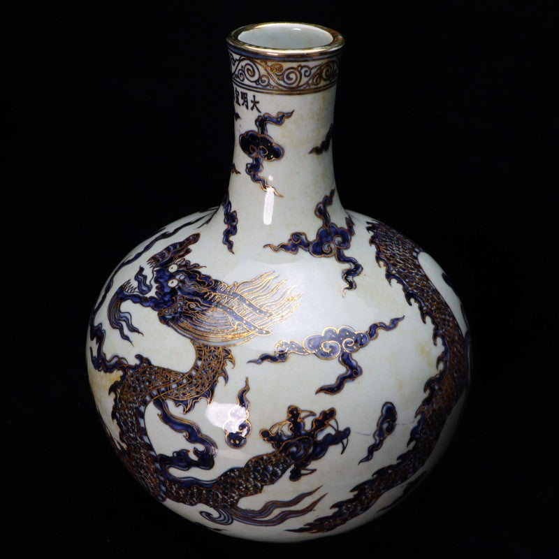 Ming Xuande Blue and White Gilt Globular Vase with Cloud and Dragon Motif  | 明宣德青花描金天球瓶 – 雲龍紋飾・私藏