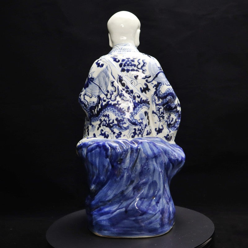 Ming Xuande Blue and Porcelain – Lion-smiling Arhat Figurine | 大明宣德青花瓷 – 笑獅羅漢擺件・私藏