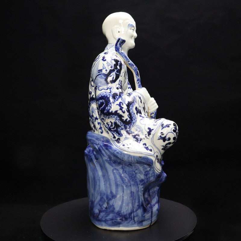 Ming Xuande Blue and Porcelain – Gatekeeper Arhat Figurine | 大明宣德青花瓷 – 看門羅漢擺件・私藏