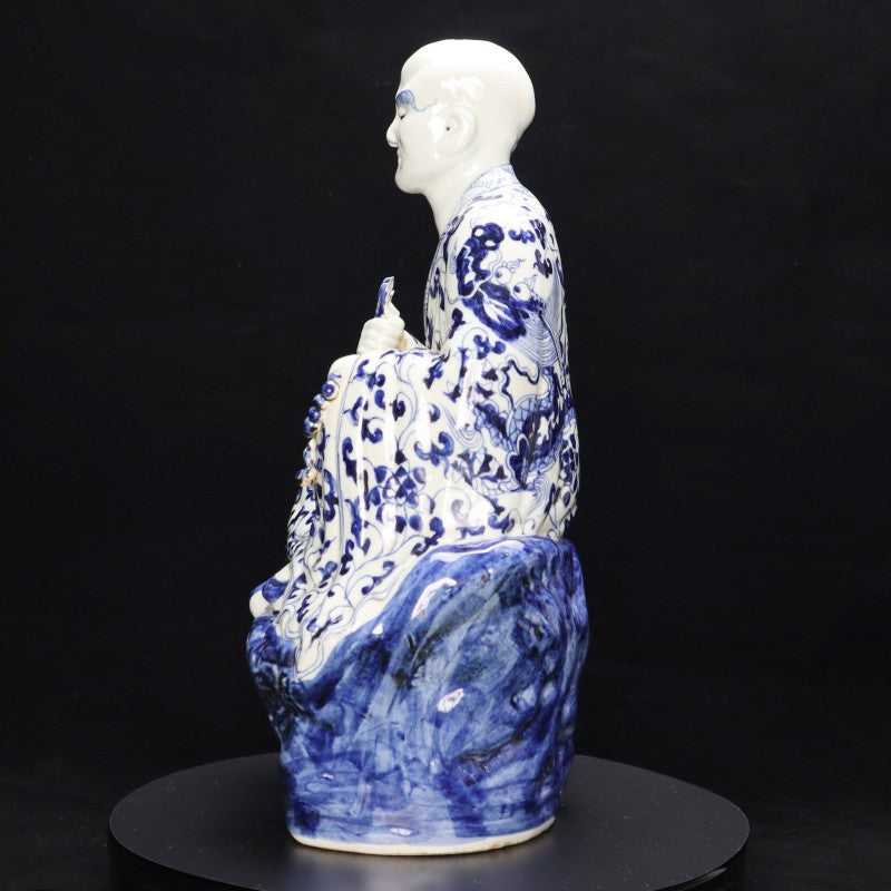 Ming Xuande Blue and Porcelain – River-crossing Arhat Figurine | 大明宣德青花瓷 – 過江羅漢擺件・私藏