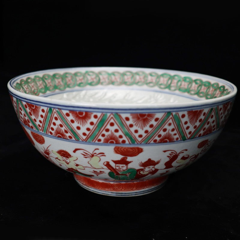 Ming Wanli Red and Green Overglaze Bowl with Figures, Narrative Scene and Dragon Motif ("Kongming" Bowl) | 明萬曆紅綠彩人物故事龍紋孔明碗