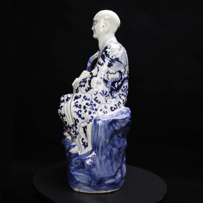 Ming Xuande Blue and Porcelain – Gatekeeper Arhat Figurine | 大明宣德青花瓷 – 看門羅漢擺件・私藏