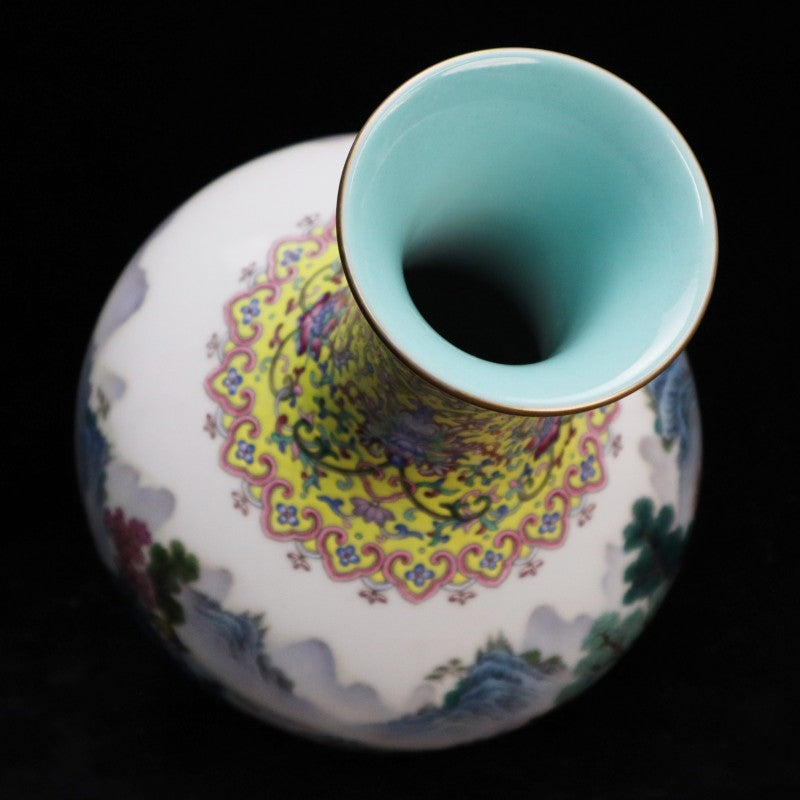 Imperial Qianlong Famille-Rose Landscape Vase with Enamel Decoration|大清乾隆年製珐琅彩山水花瓶・珍藏