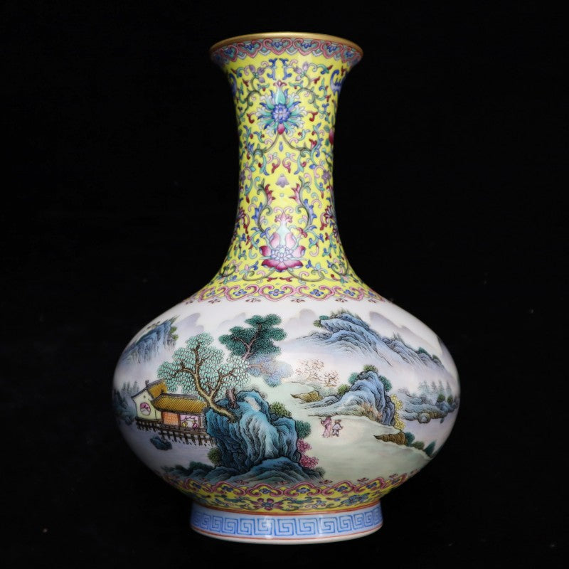 Imperial Qianlong Famille-Rose Landscape Vase with Enamel Decoration|大清乾隆年製珐琅彩山水花瓶・珍藏