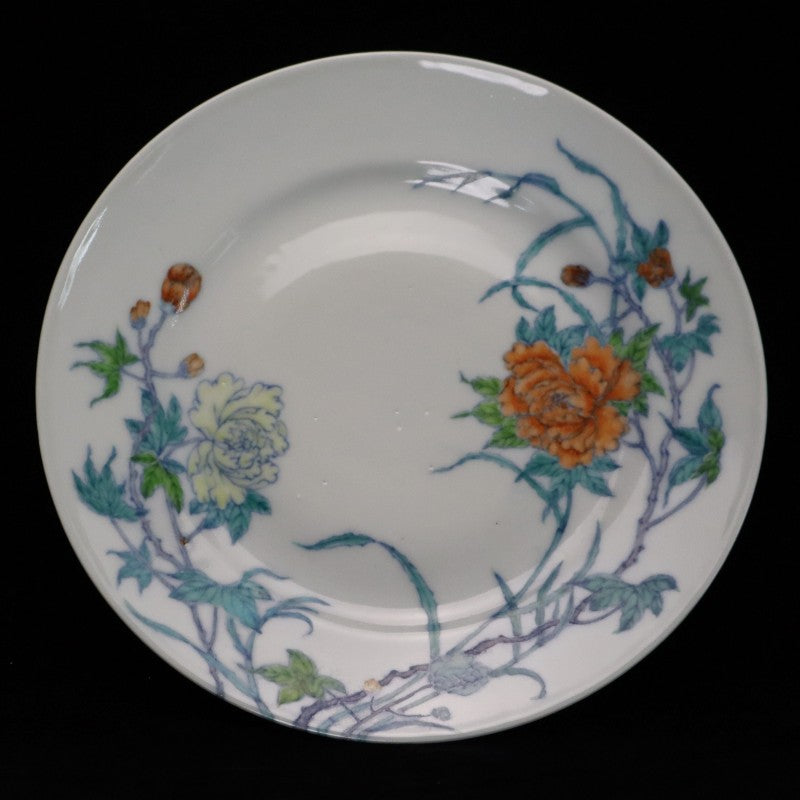 Imitation of Qing Yongzheng Blue and White Doucai Dish with Floral Motif | 仿清雍正青花鬥彩花卉紋盤