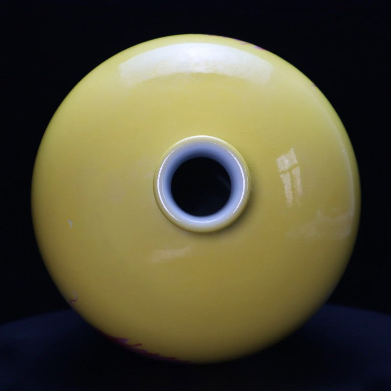 Qing Yongzheng Yellow-Glazed Fa-Hong Dragon-Patterned Mei Vase | 清雍正黃地礬紅龍紋梅瓶・珍藏