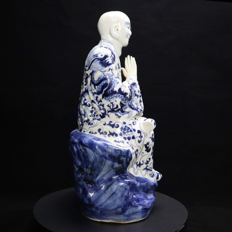 Ming Xuande Blue and Porcelain – Reaching Arhat Figurine | 大明宣德青花瓷 – 探手羅漢擺件・私藏