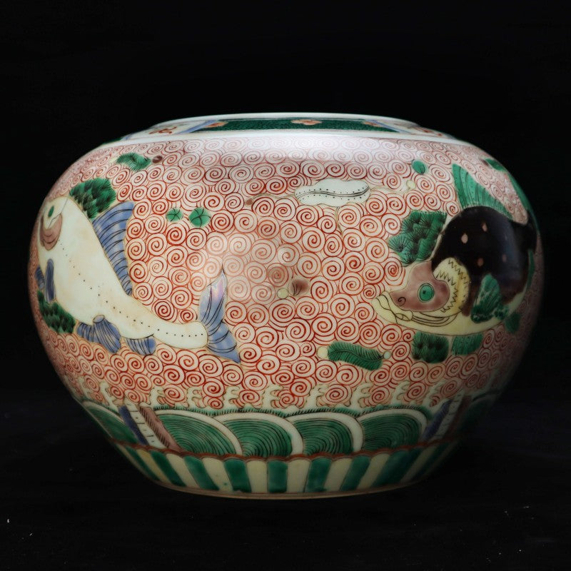 Ming Dynasty Wucai Large Jar with Fish and Aquatic Plants Motif | 明代五彩魚藻紋大罐・珍藏