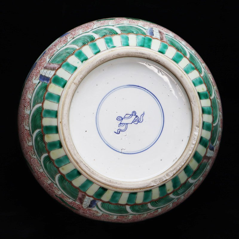 Ming Dynasty Wucai Large Jar with Fish and Aquatic Plants Motif | 明代五彩魚藻紋大罐・珍藏