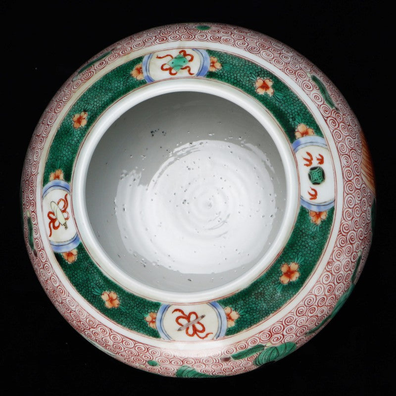 Ming Dynasty Wucai Large Jar with Fish and Aquatic Plants Motif | 明代五彩魚藻紋大罐・珍藏