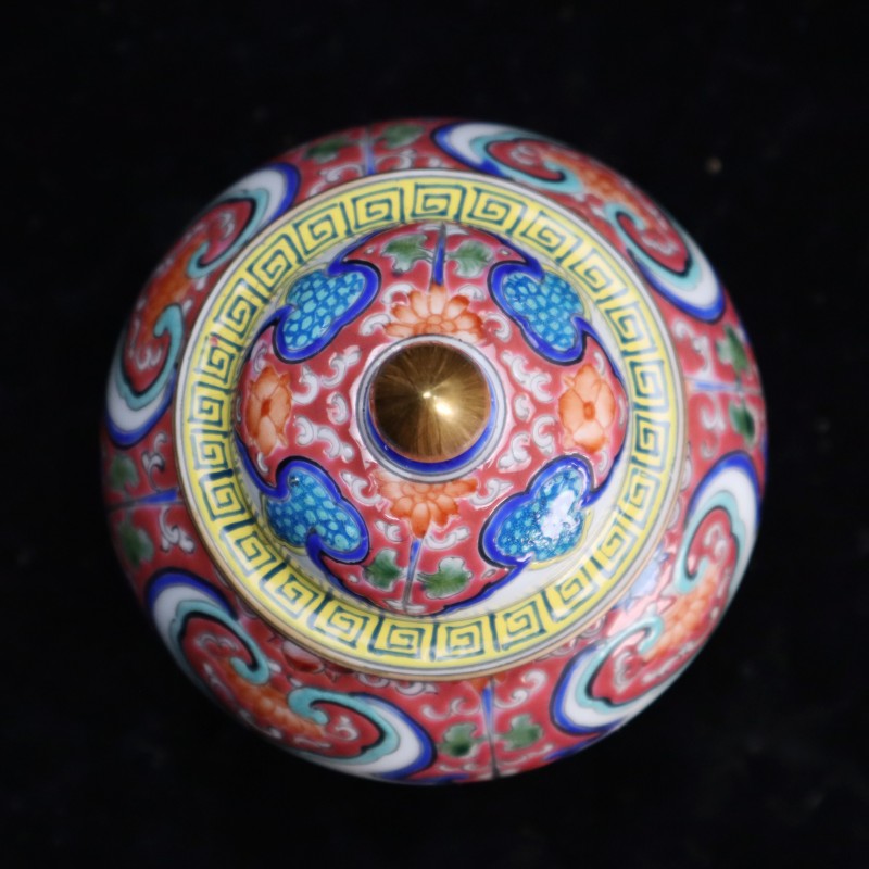 Qianlong Falangcai Gilt-Decorated Covered Jar with "Fu Lu" (Blessings and Prosperity) Design | 清乾隆珐琅彩描金福祿紋蓋罐・珍藏