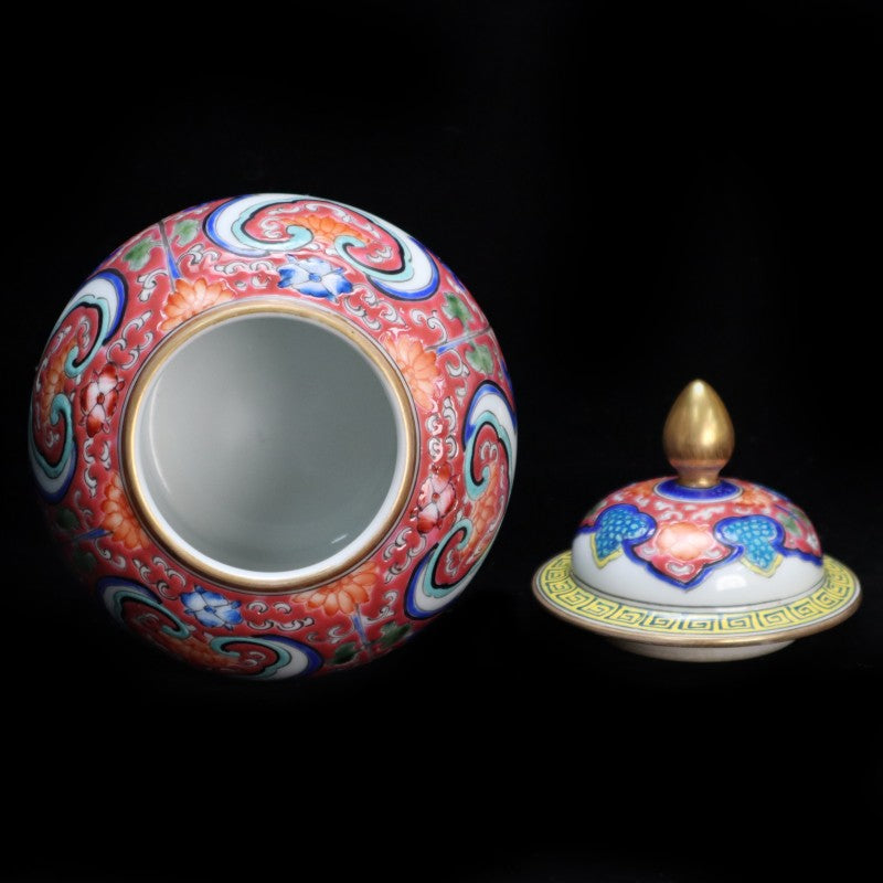 Qianlong Falangcai Gilt-Decorated Covered Jar with "Fu Lu" (Blessings and Prosperity) Design | 清乾隆珐琅彩描金福祿紋蓋罐・珍藏