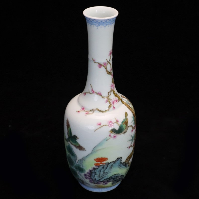 Qing Yongzheng Famille-Rose Vase for Appreciation with Floral and Bird Design | 清雍正粉彩花鳥圖紋賞瓶