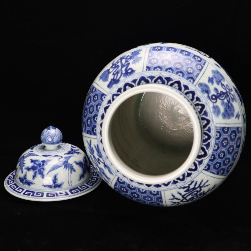 Ming Wanli Mark and Period Blue and White 'Dragon' General Jar | 明萬曆年製青花龍紋將軍罐・珍藏