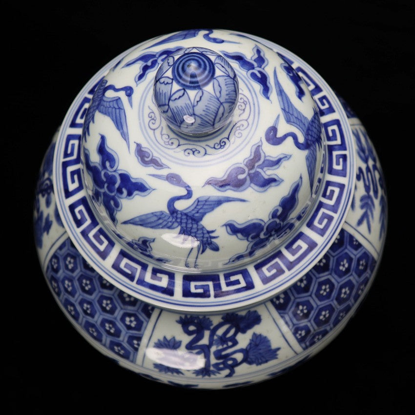 Ming Wanli Mark and Period Blue and White 'Dragon' General Jar | 明萬曆年製青花龍紋將軍罐・珍藏