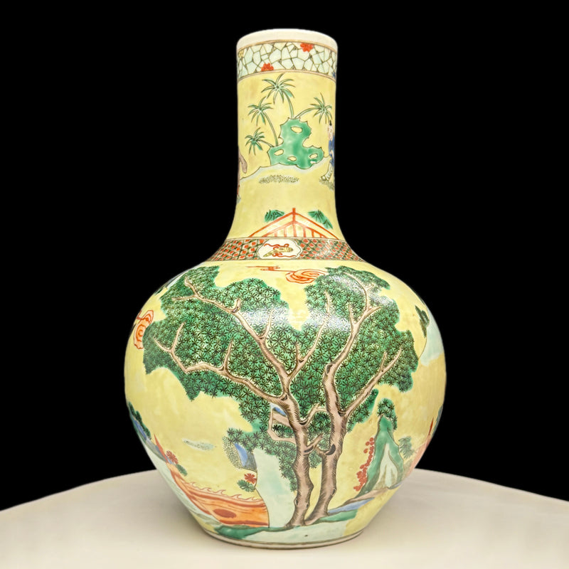 Qing Dynasty Kangxi Famille-Rose Tianqiuping with Figures|清康熙粉彩人物天球瓶・珍藏