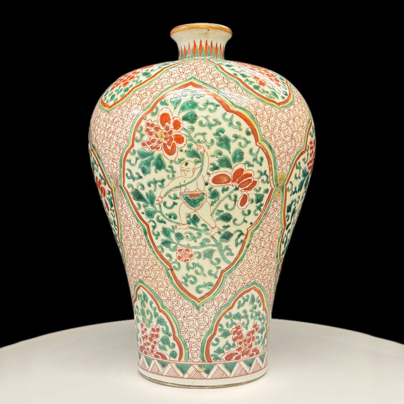Qing Dynasty Kangxi Wucai Meiping with Children at Play Motif|清康熙五彩嬰戲圖梅瓶・珍藏