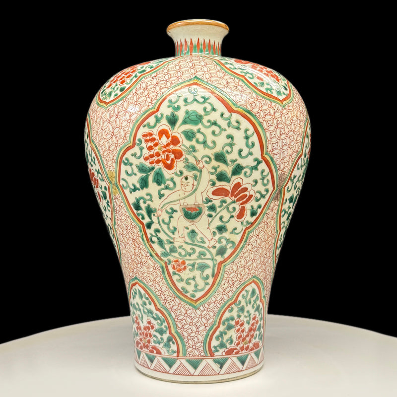 Qing Dynasty Kangxi Wucai Meiping with Children at Play Motif|清康熙五彩嬰戲圖梅瓶・珍藏