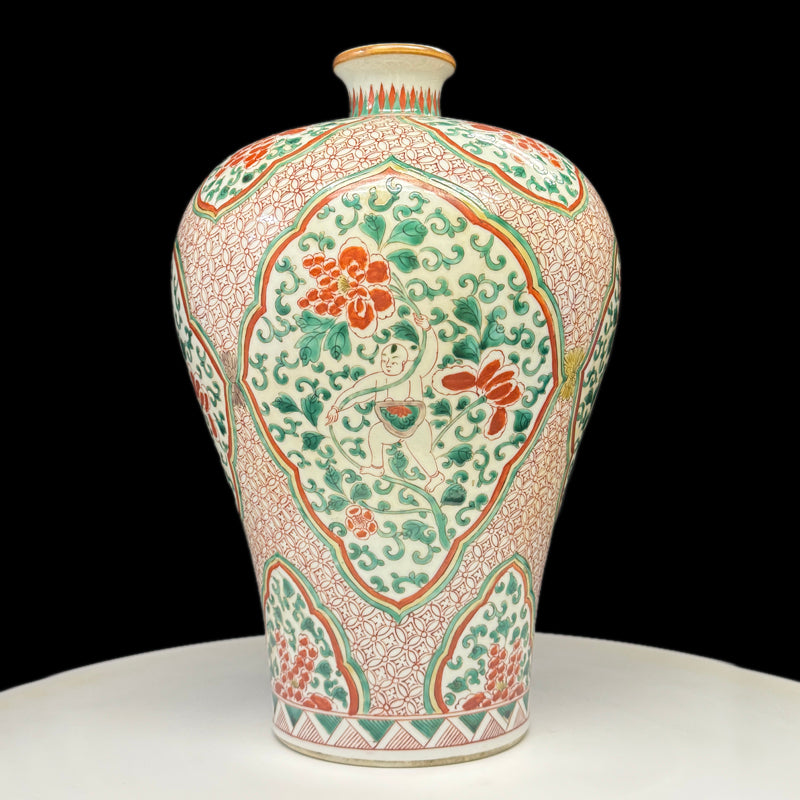Qing Dynasty Kangxi Wucai Meiping with Children at Play Motif|清康熙五彩嬰戲圖梅瓶・珍藏