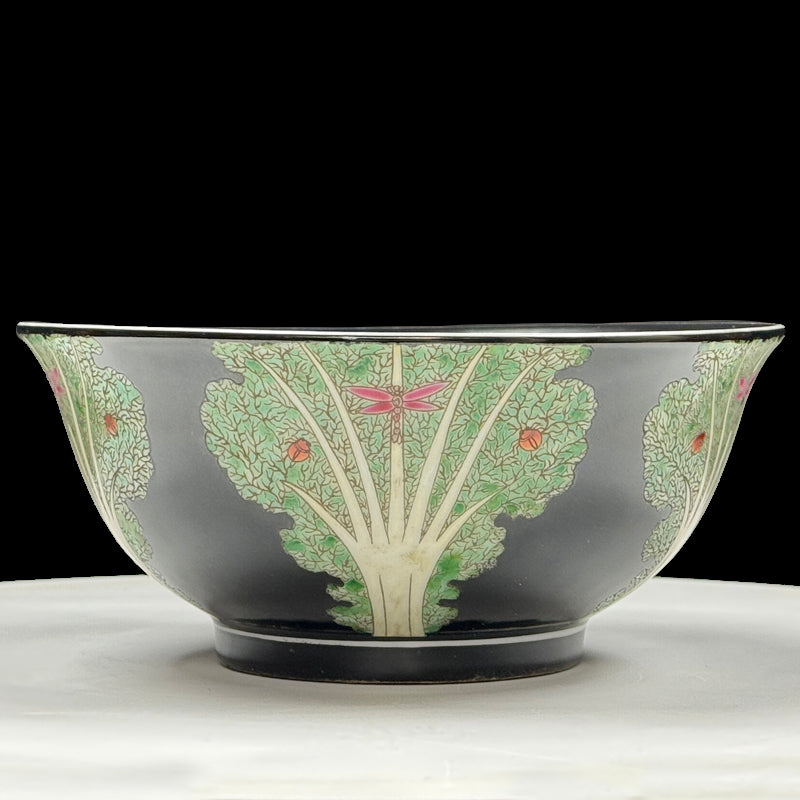 Imperial Yongzheng Black-Ground Sancai Bowl with ‘Hundred Treasures’ Motif|清雍正御製黑地素三彩百財紋碗・珍藏