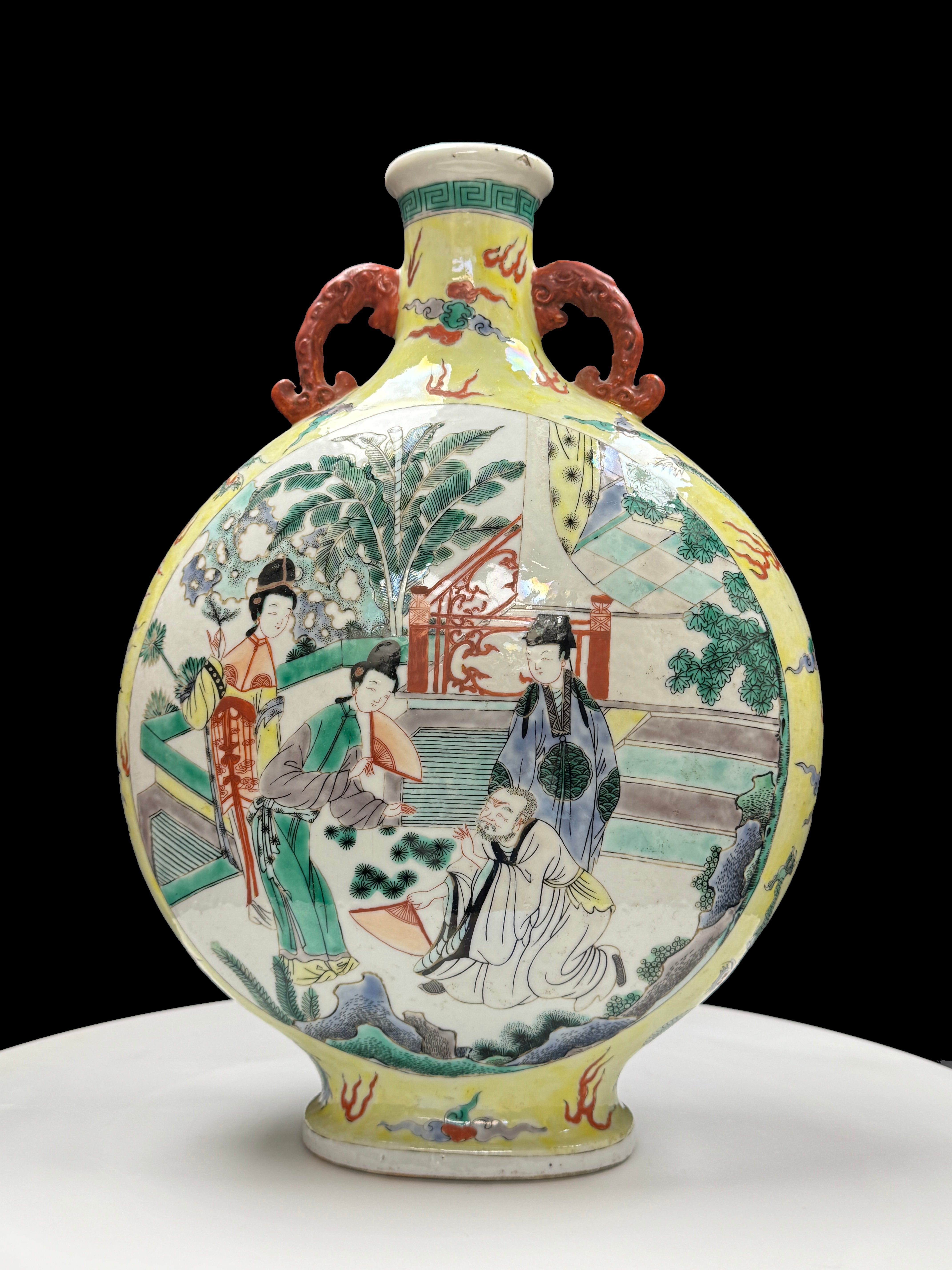 Kangxi Period Moonflask with Figurative Scene and Twin Handles|清康熙人物紋雙耳抱月瓶・珍藏