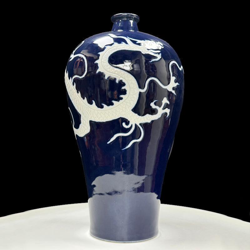 Yuan Dynasty Sacrificial Blue Meiping Vase with White Dragon Design|元代霽藍釉白龍紋梅瓶・珍藏