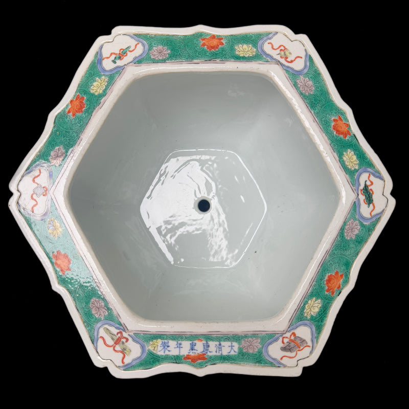 Kangxi Period Wucai Hexagonal Basin with Figural Scenes|清康熙五彩六方人物盆・珍藏