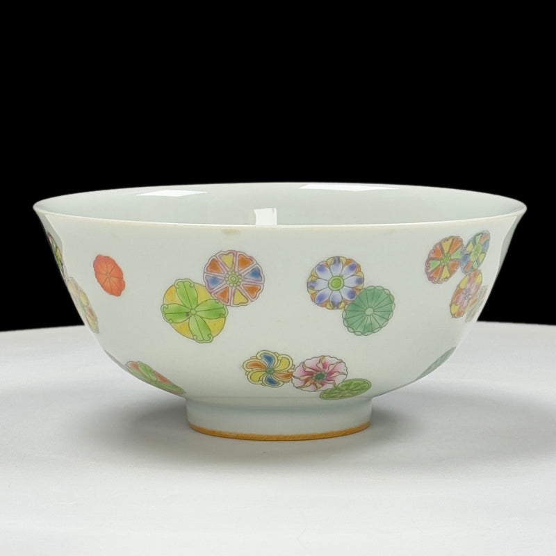 Qing Dynasty Yongzheng Famille Rose Ball-Shaped Bowl|清朝雍正粉彩皮球碗・珍藏