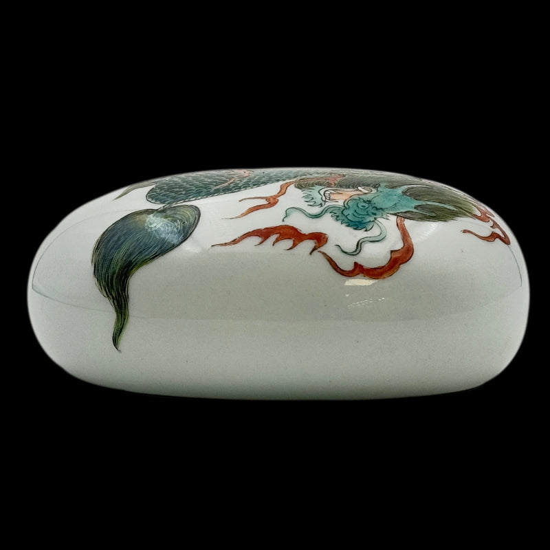 Qing Dynasty Qianlong Wucai Porcelain Pillow with Dragon Motif|清朝乾隆五彩龍紋脈枕・珍藏