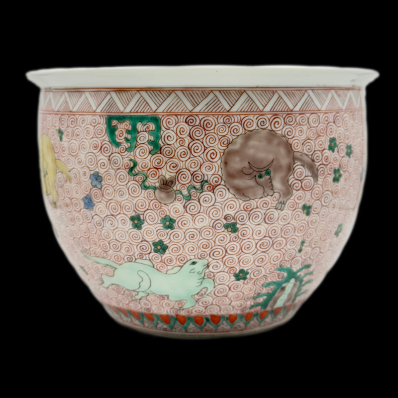 Qing Dynasty Kangxi Wucai Miniature Jar with Animal Motifs|清朝康熙五彩動物紋小缸・珍藏