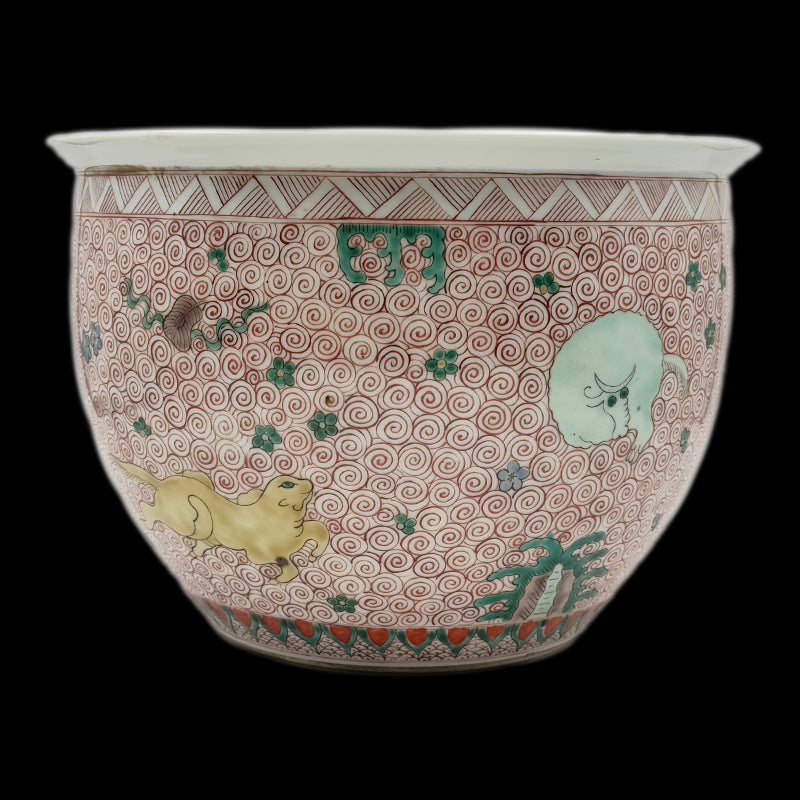 Qing Dynasty Kangxi Wucai Miniature Jar with Animal Motifs|清朝康熙五彩動物紋小缸・珍藏