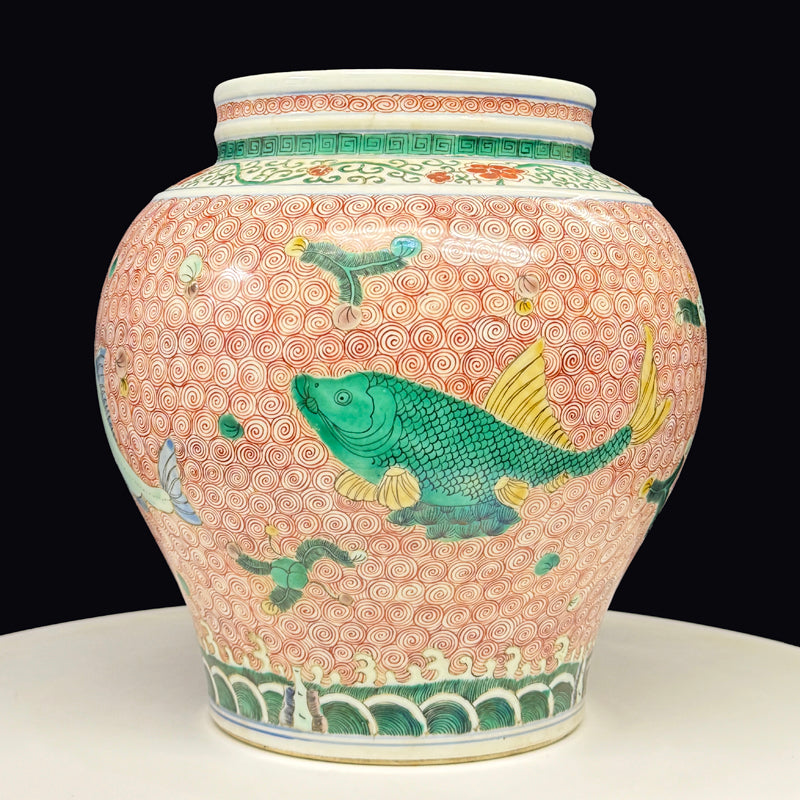 Kangxi Period Wucai Jar with Fish and Aquatic Plants|清康熙五彩魚藻罐・珍藏