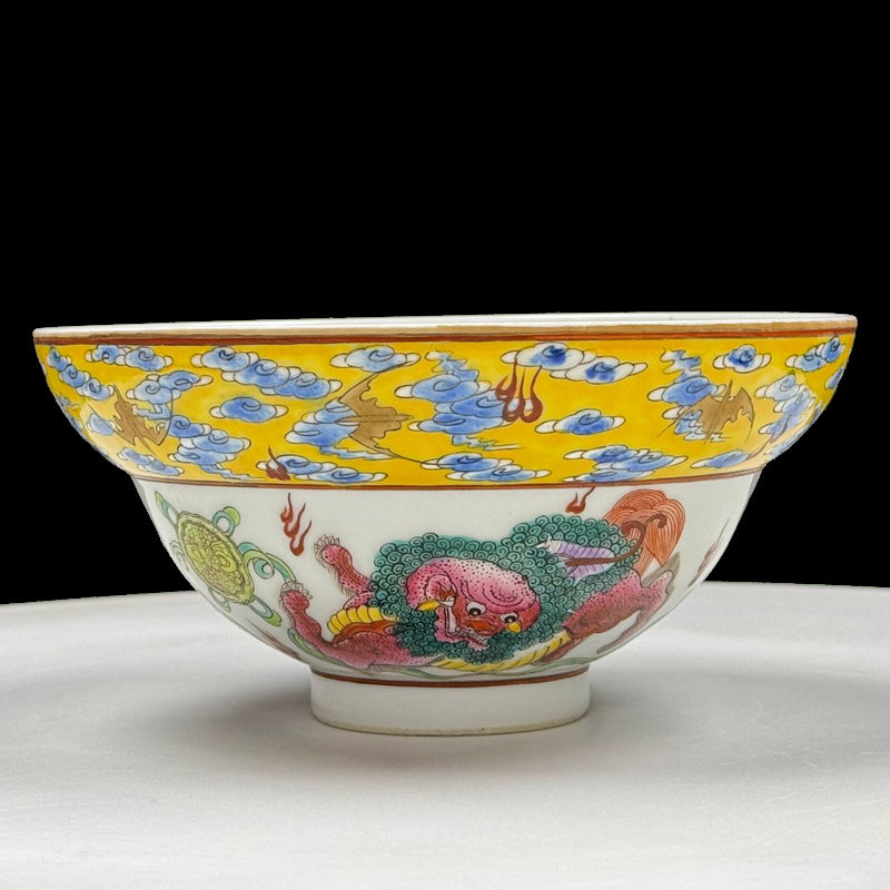 Imperial Yongzheng Wucai Bowl with Qilin Motif and Waisted Profile|清雍正御製五彩麒麟紋折腰碗・珍藏