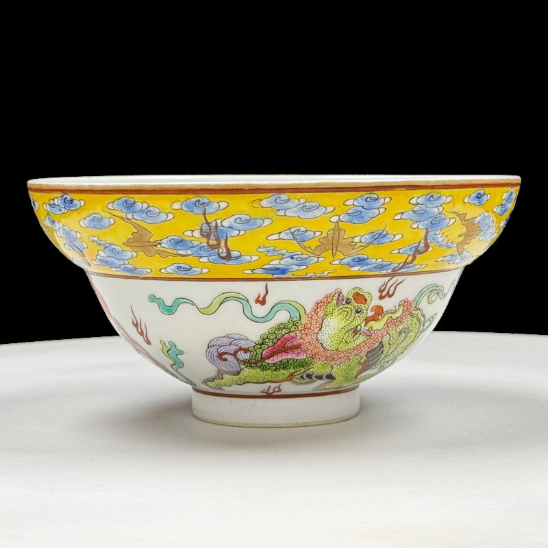 Imperial Yongzheng Wucai Bowl with Qilin Motif and Waisted Profile|清雍正御製五彩麒麟紋折腰碗・珍藏