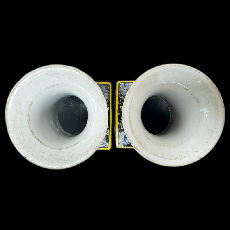 Kangxi Period Black-Ground Three-Color Vase with Dragon Motif and Square-Form Base|清康熙墨地素三彩龍紋天圓地方瓶・珍藏