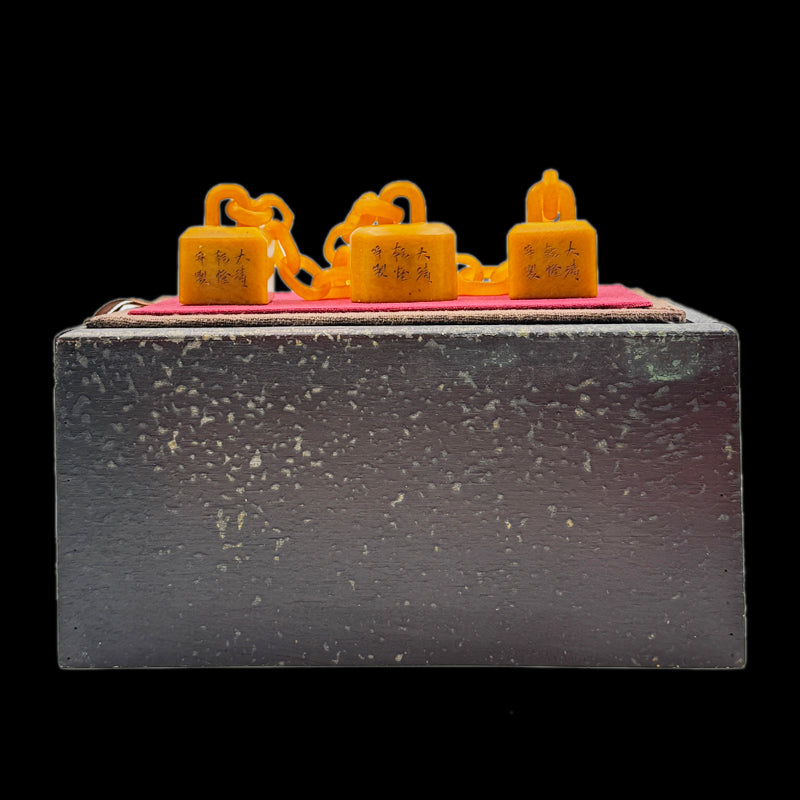 Qing Qianlong Tianhuang Triple-Linked Seals｜清乾隆田黃三聯壐・珍藏