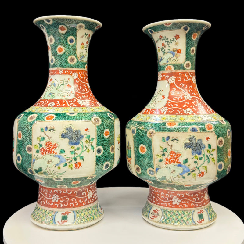 Qing Dynasty Kangxi Wucai Vase with Four Framed Scenes｜清康熙四開光五彩瓶・珍藏